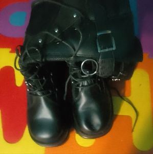 Platform boots  black and size 8